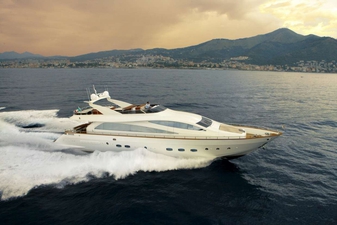 In preview the Yacht Amer 92' Deluxe