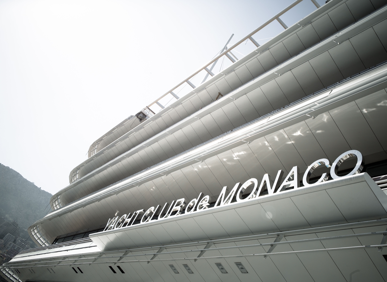 Lounge Riva allo Yacht Club Monaco 